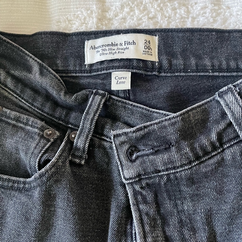 Abercrombie Curve Love Slim Straight Jeans